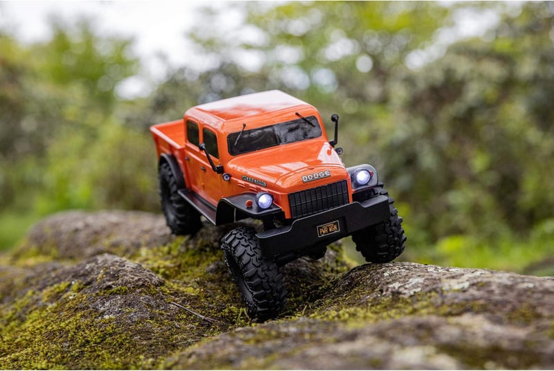 Axial SCX24 Dodge Power Wagon 1940 1:24 4WD narančasta